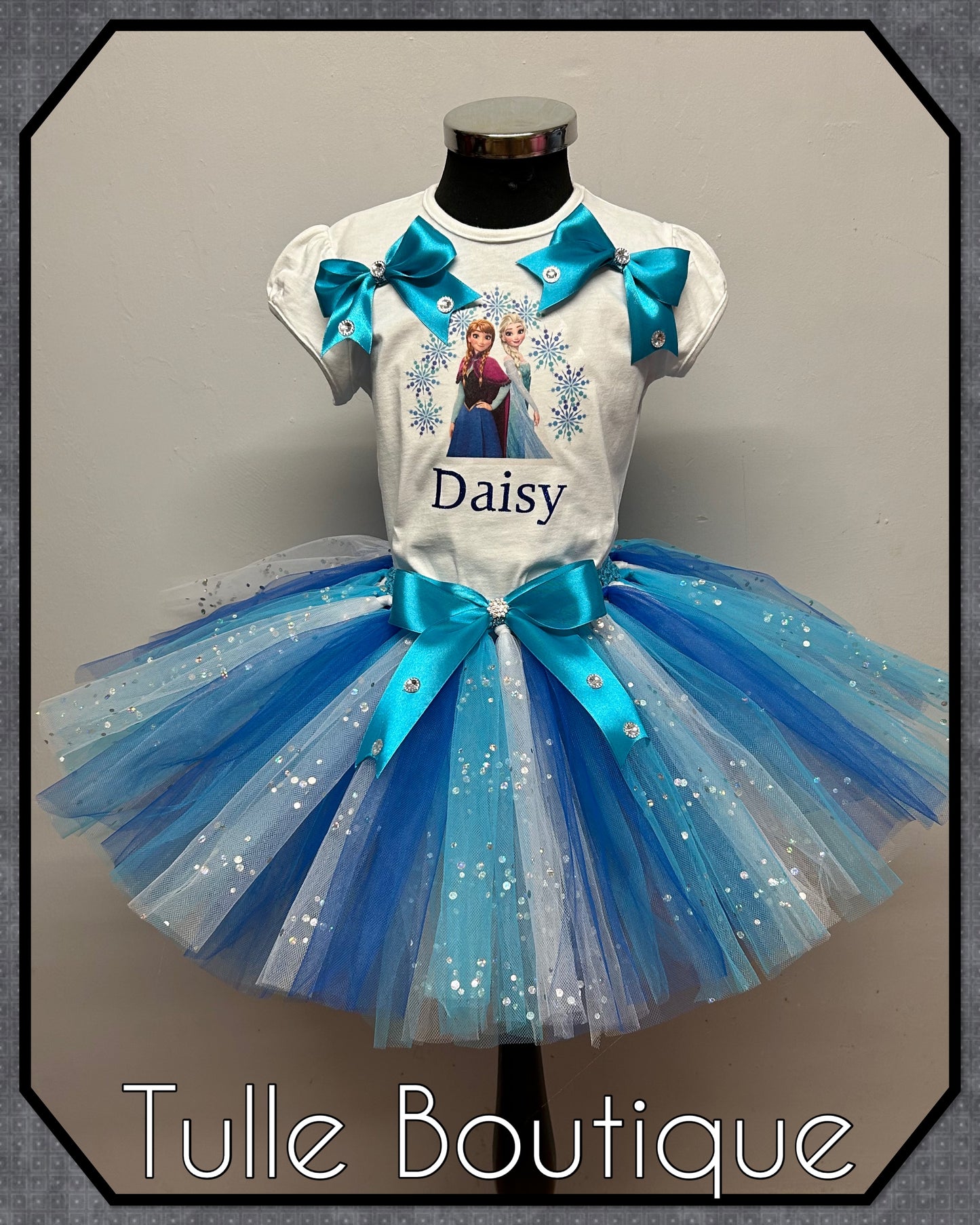 Frozen T-shirt and tutu birthday party outfit