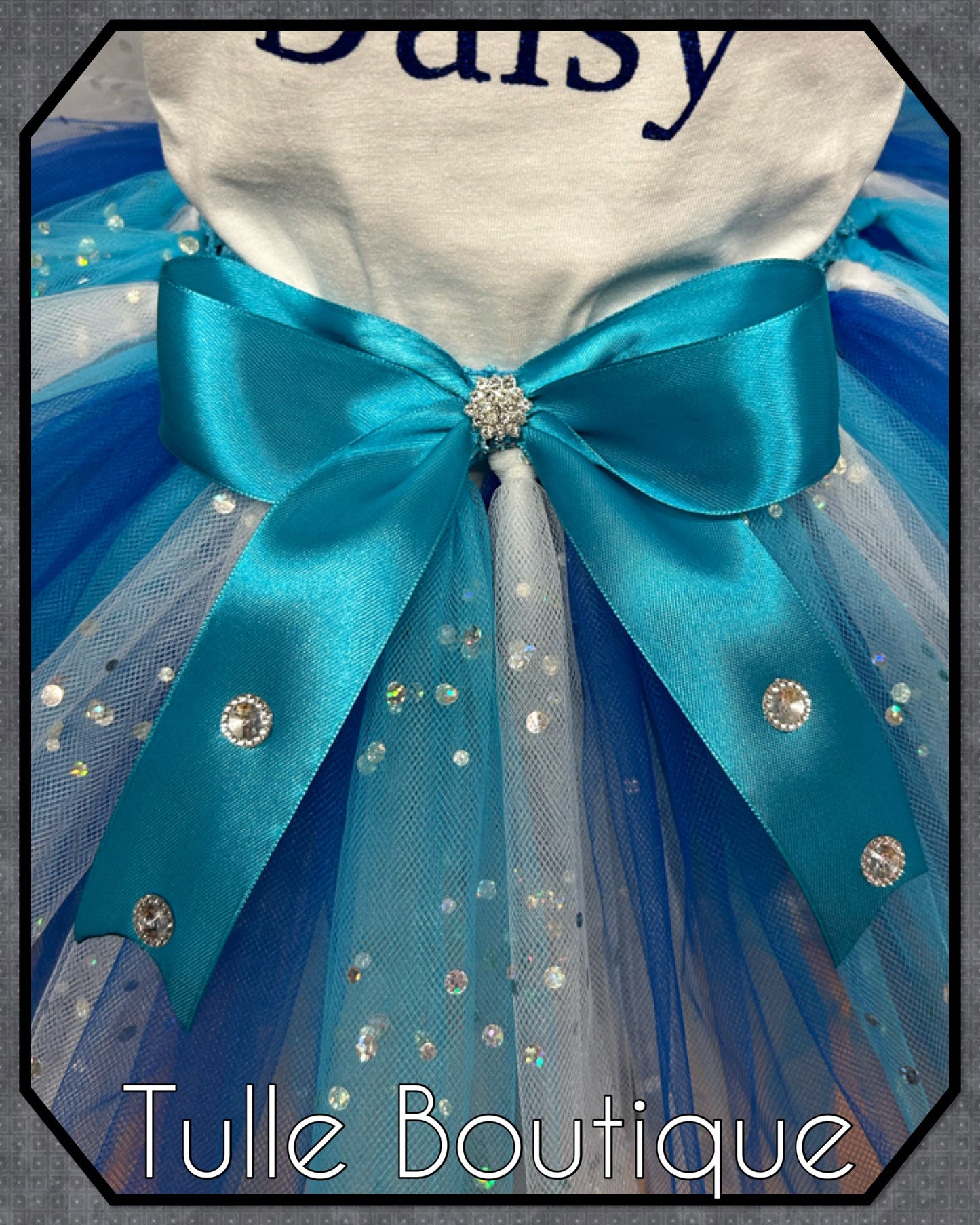Frozen T-shirt and tutu birthday party outfit