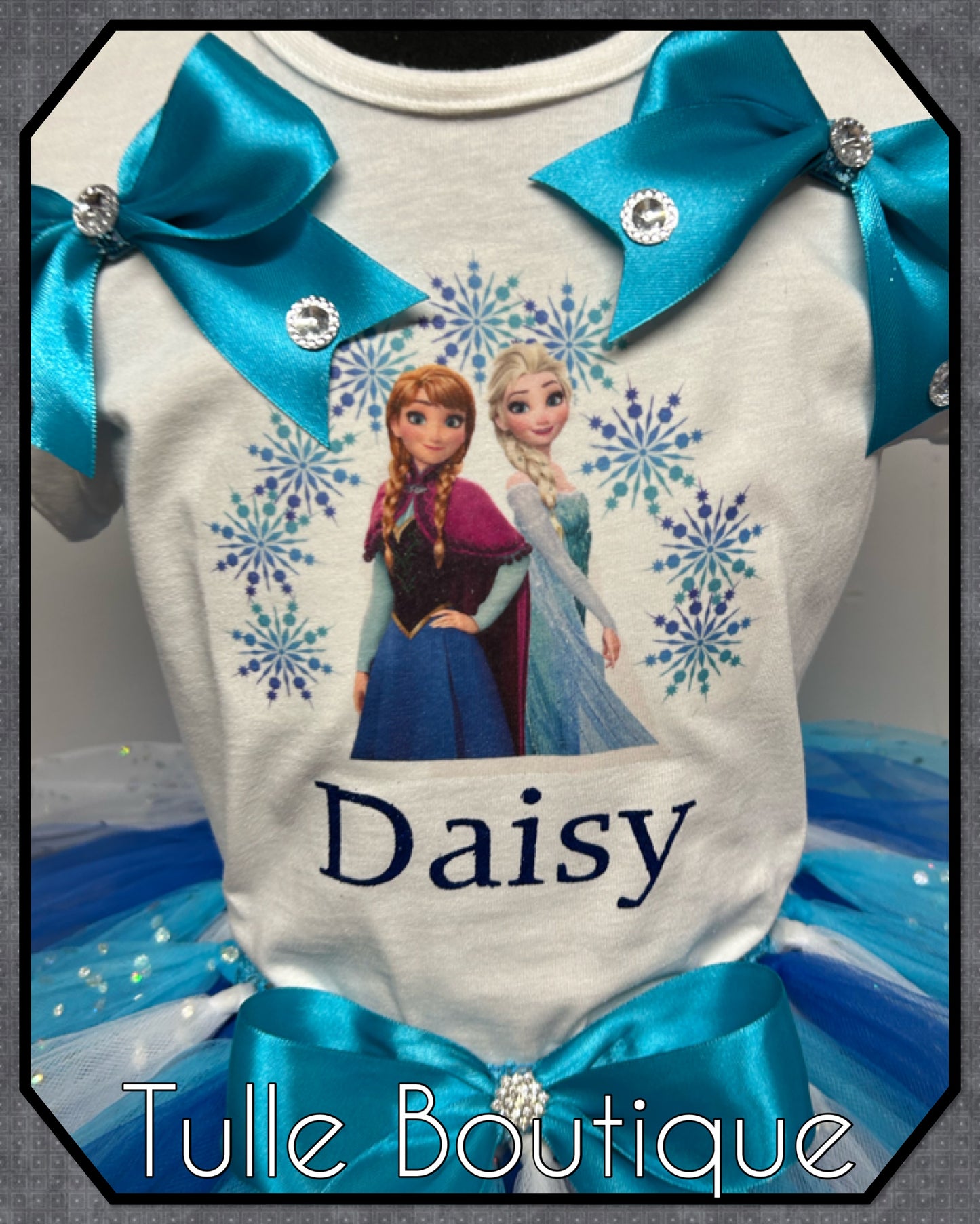 Frozen T-shirt and tutu birthday party outfit