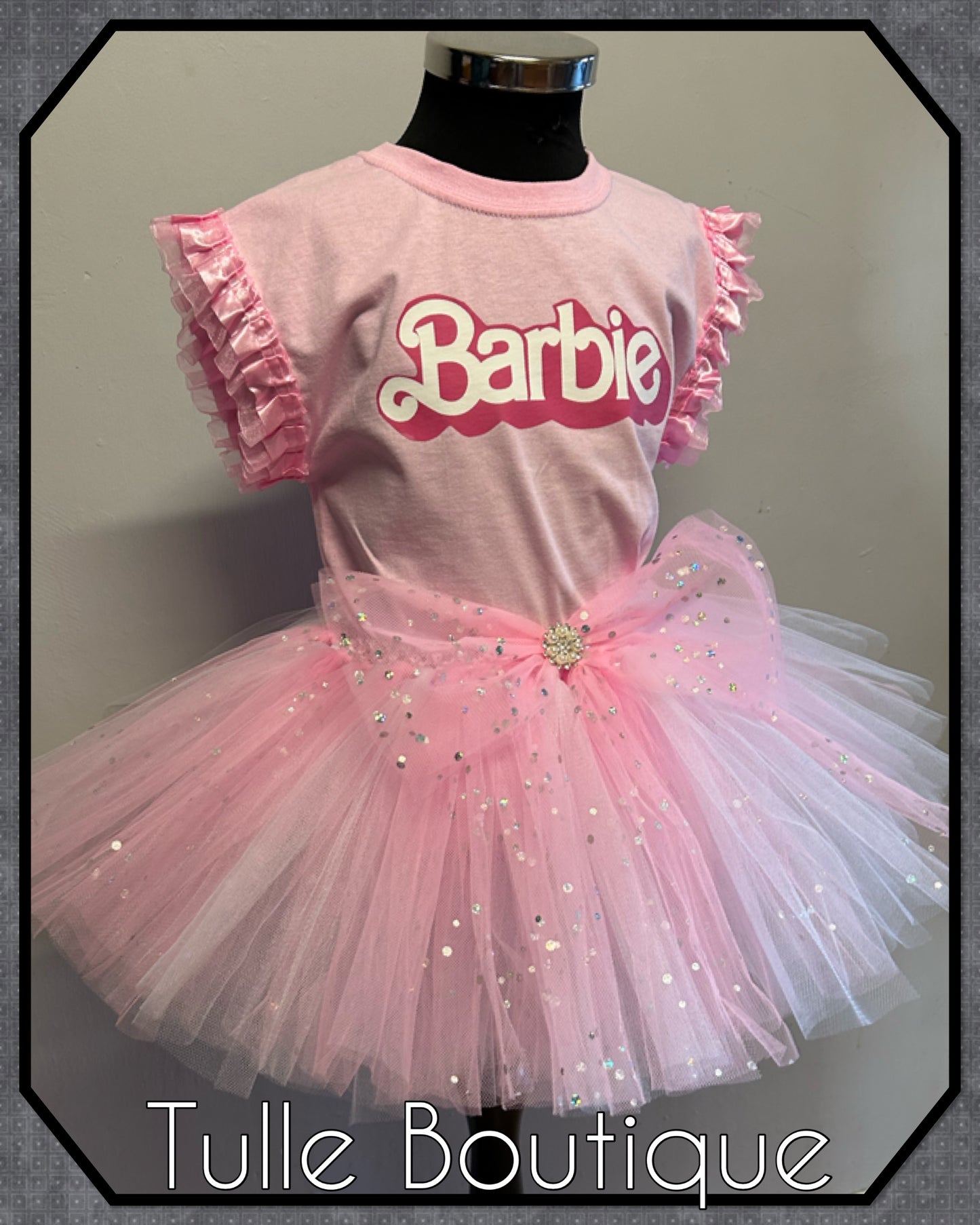 Baby pink and white Barbie girl T-shirt and tutu birthday party outfit