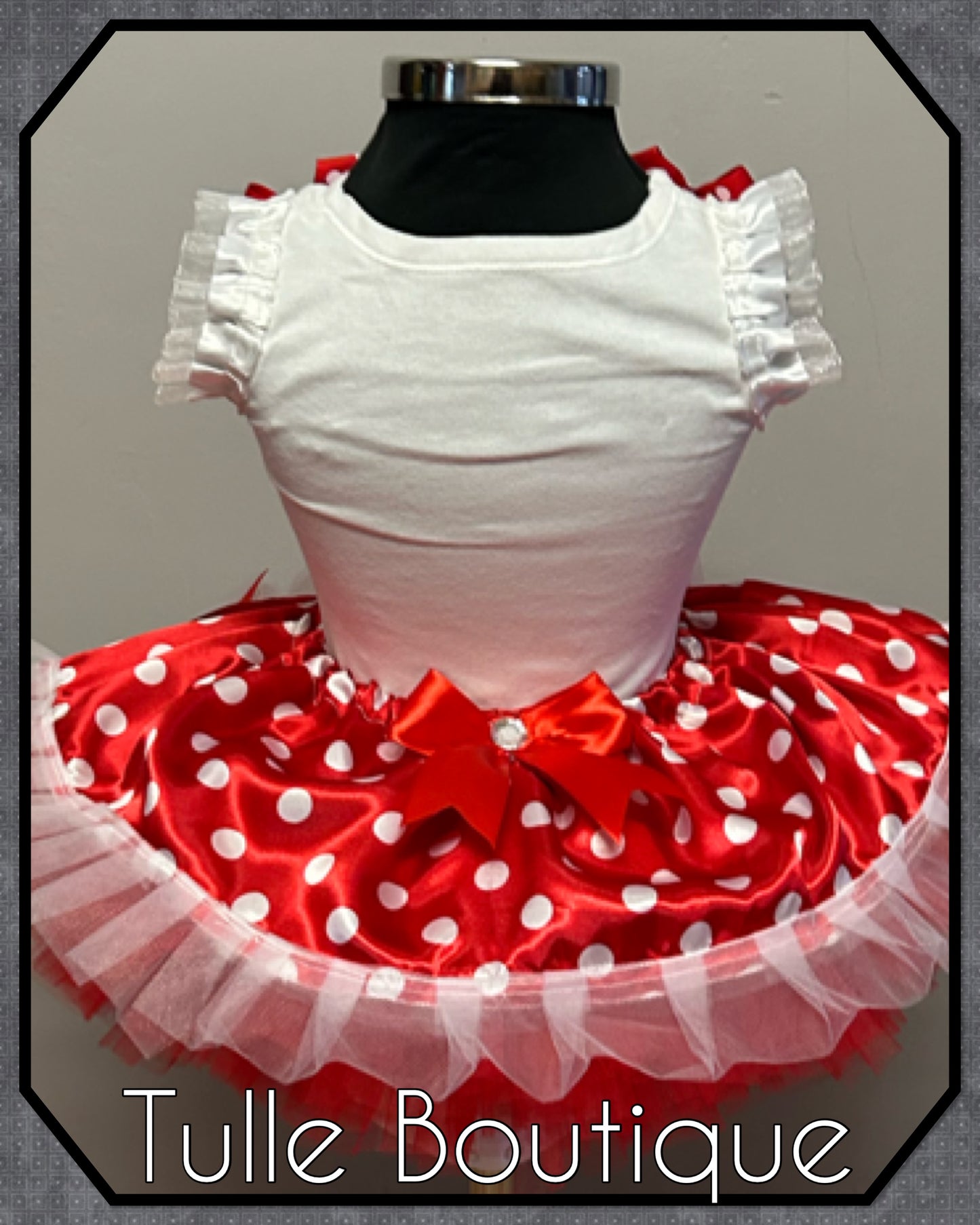 Minnie Mouse castle T-shirt and tutu birthday party outfit