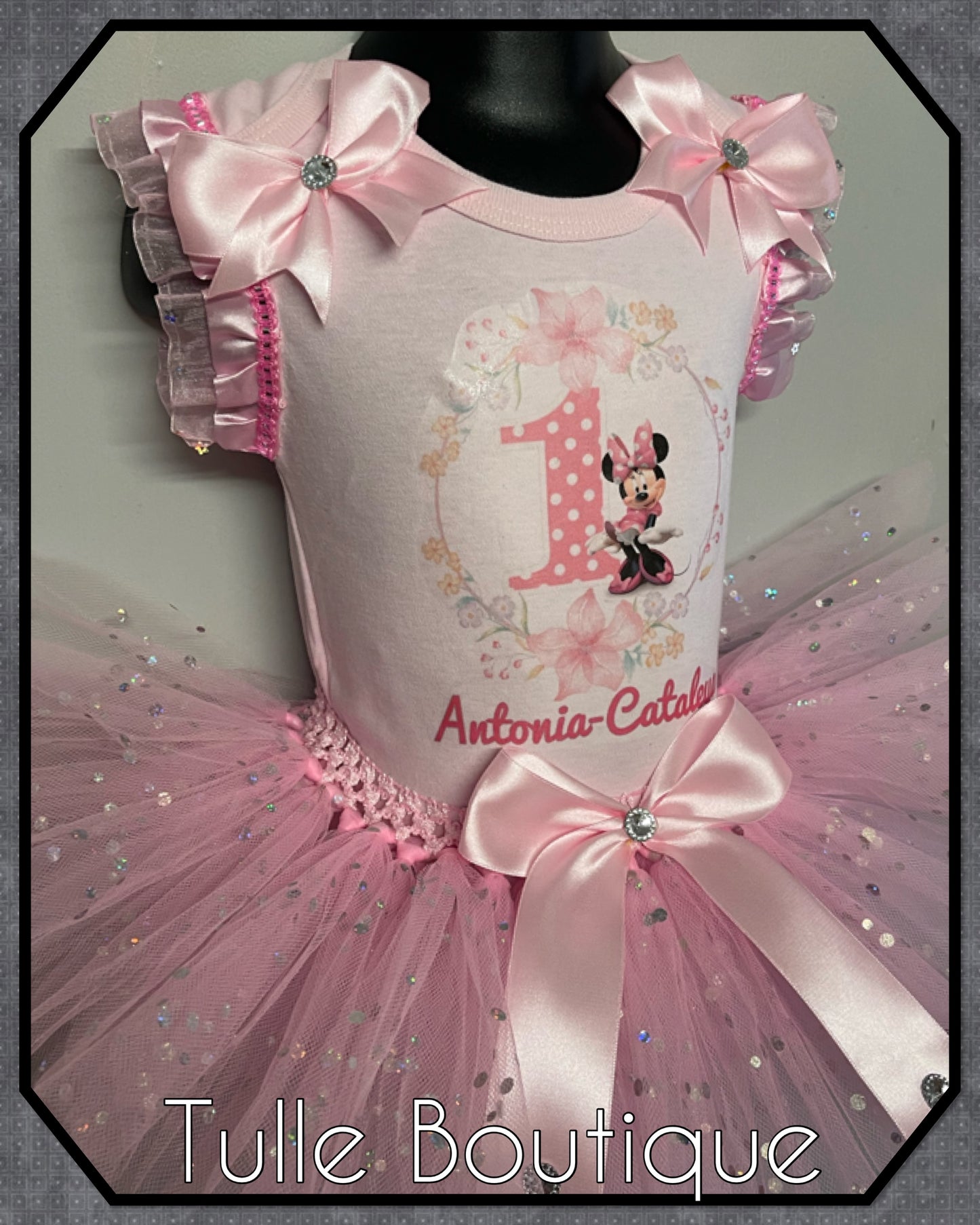 Minnie Mouse T-shirt and tutu birthday party outfit