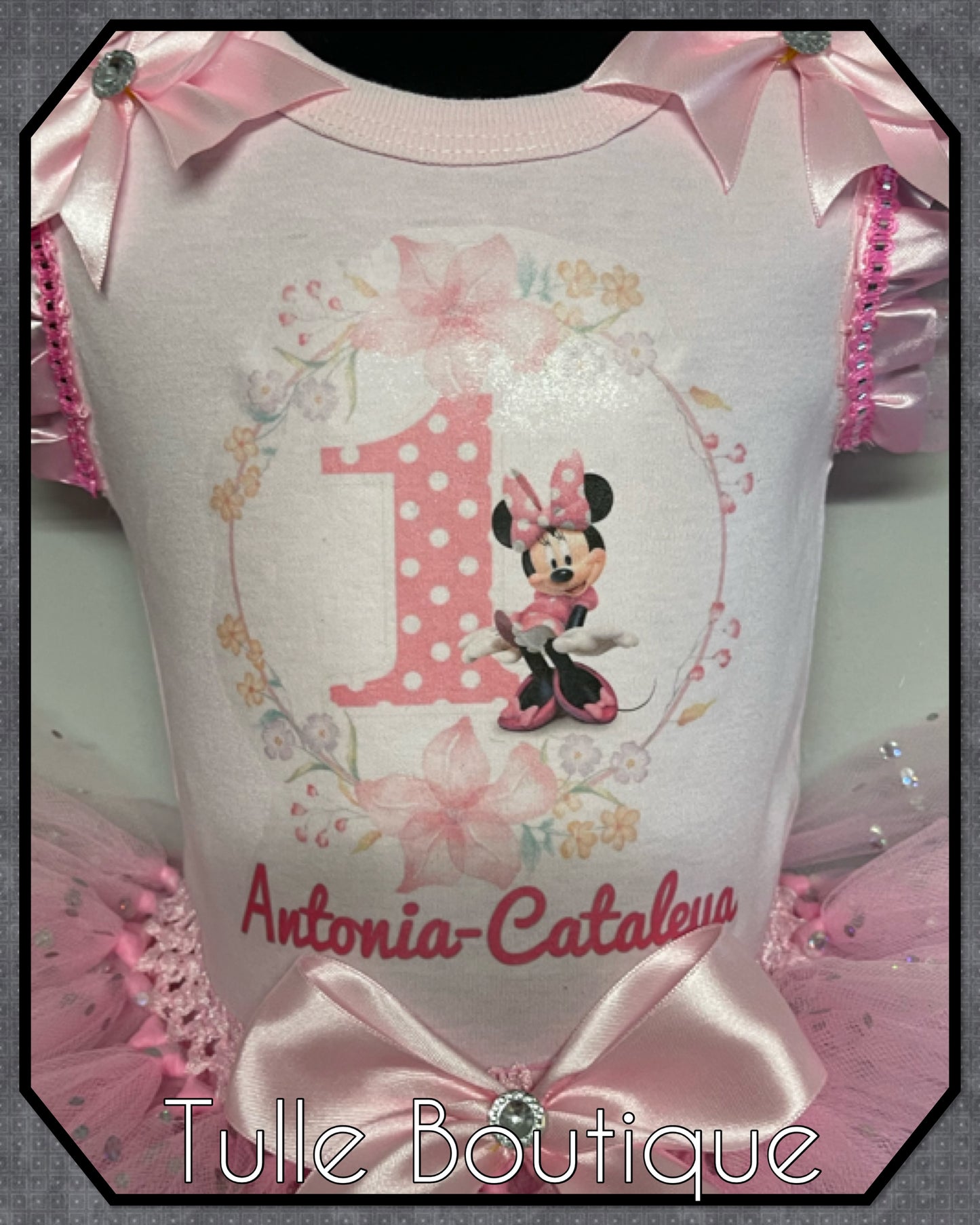 Minnie Mouse T-shirt and tutu birthday party outfit